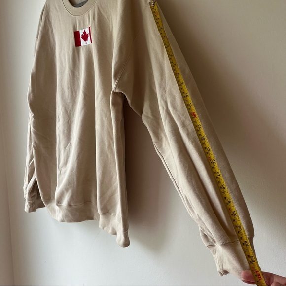 Canada Flag Beige Crewneck Sweatshirt Gildan Softstyle Unisex Large Cotton Blend - Picture 6 of 9
